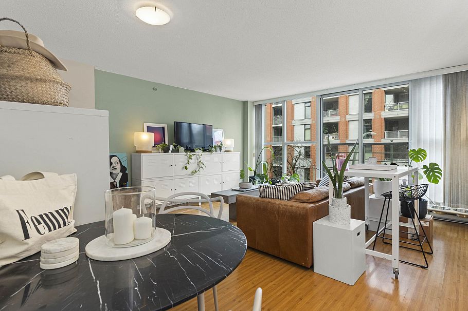 308 168 Powell Street Vancouver, BC - 2