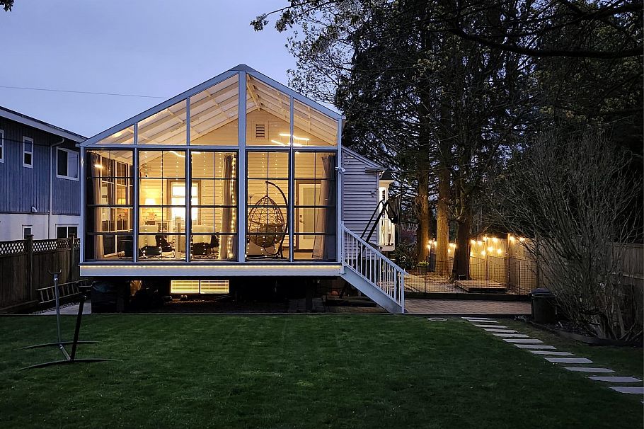 344 W 23rd Street North Vancouver, BC - 1