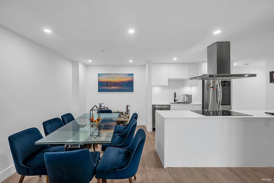 1502 2016 Fullerton Avenue North Vancouver, BC - 10