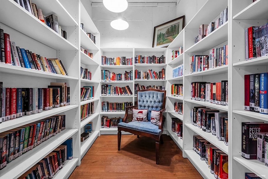 1502 2016 Fullerton Avenue North Vancouver, BC - 2