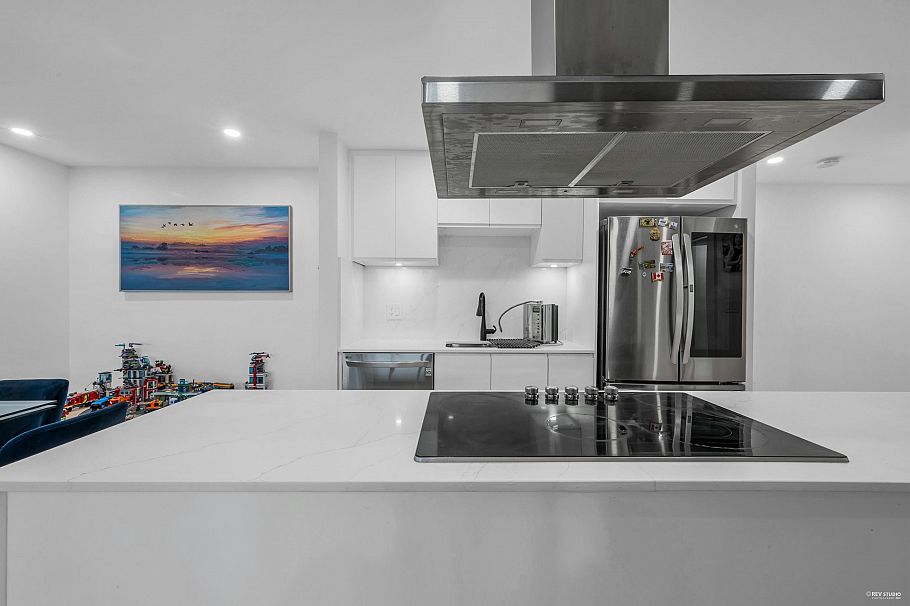 1502 2016 Fullerton Avenue North Vancouver, BC - 17