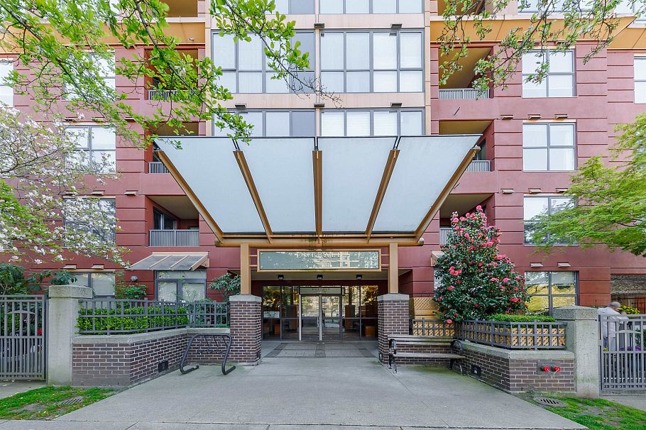 408 5288 Melbourne Street Vancouver, BC - 2