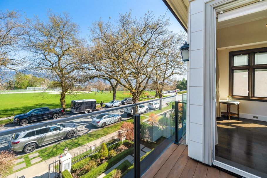 4320 W 8th Avenue Vancouver, BC - 13