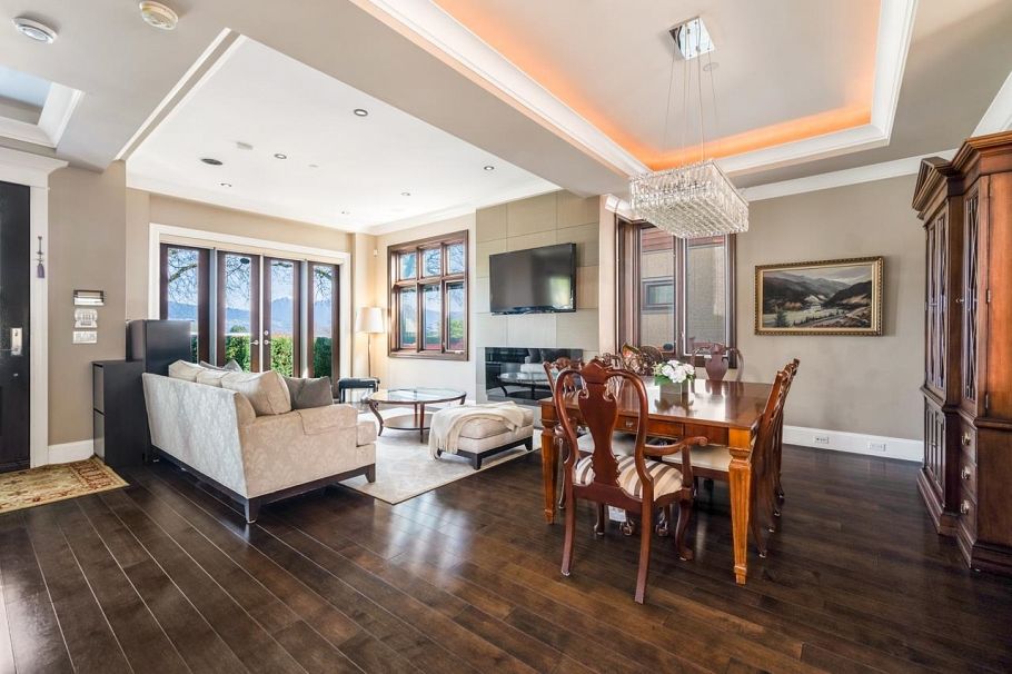 4320 W 8th Avenue Vancouver, BC - 4