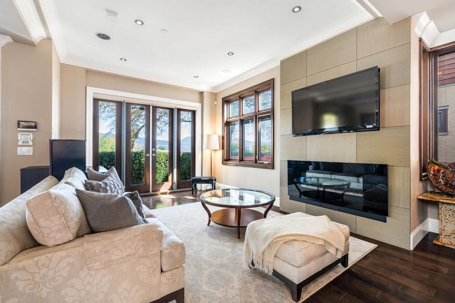 4320 W 8th Avenue Vancouver, BC - 2