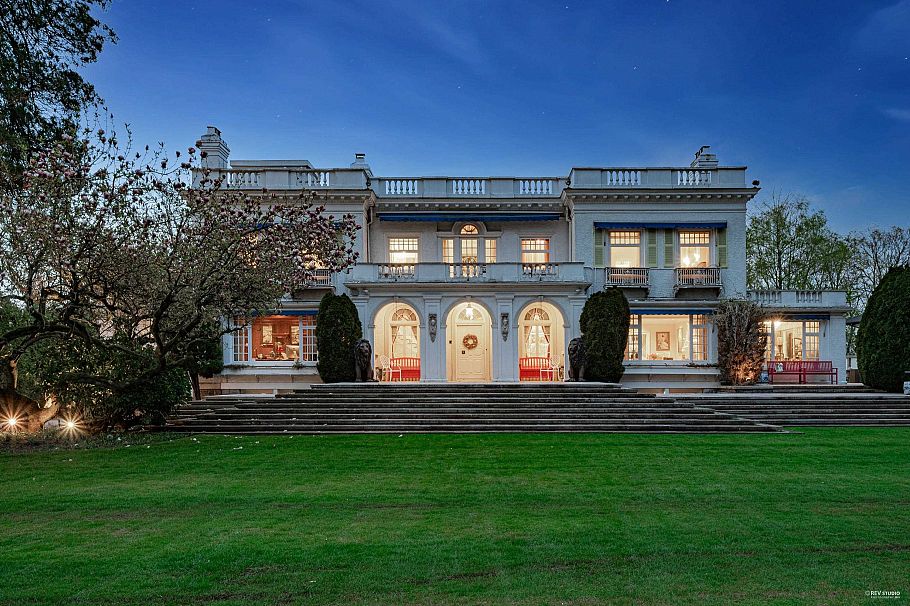 3380 The Crescent Vancouver, BC - 3