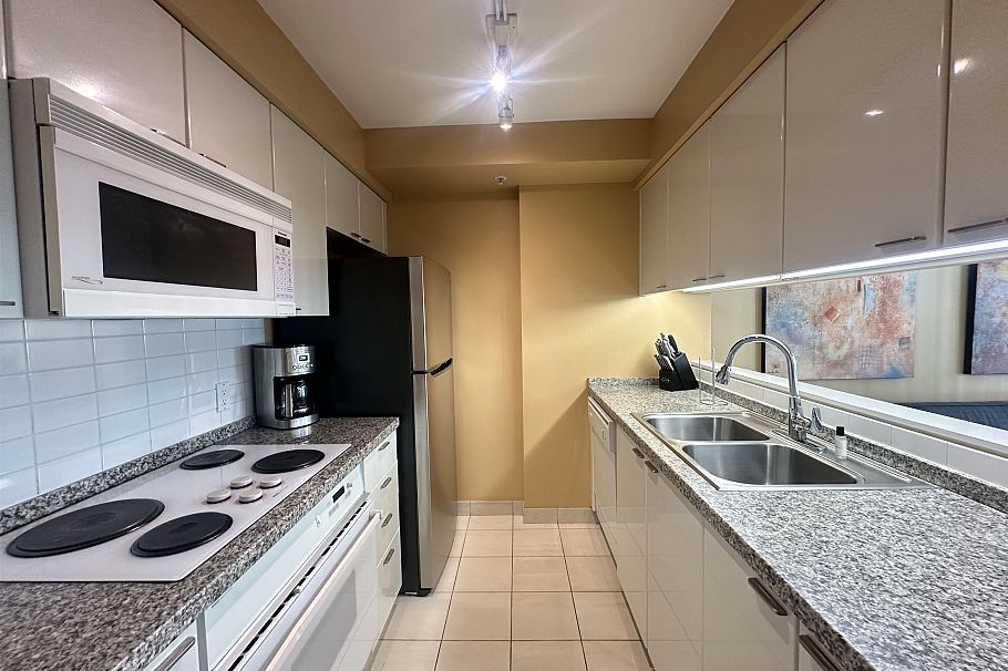 1106 1200 Alberni Street Vancouver, BC - 12