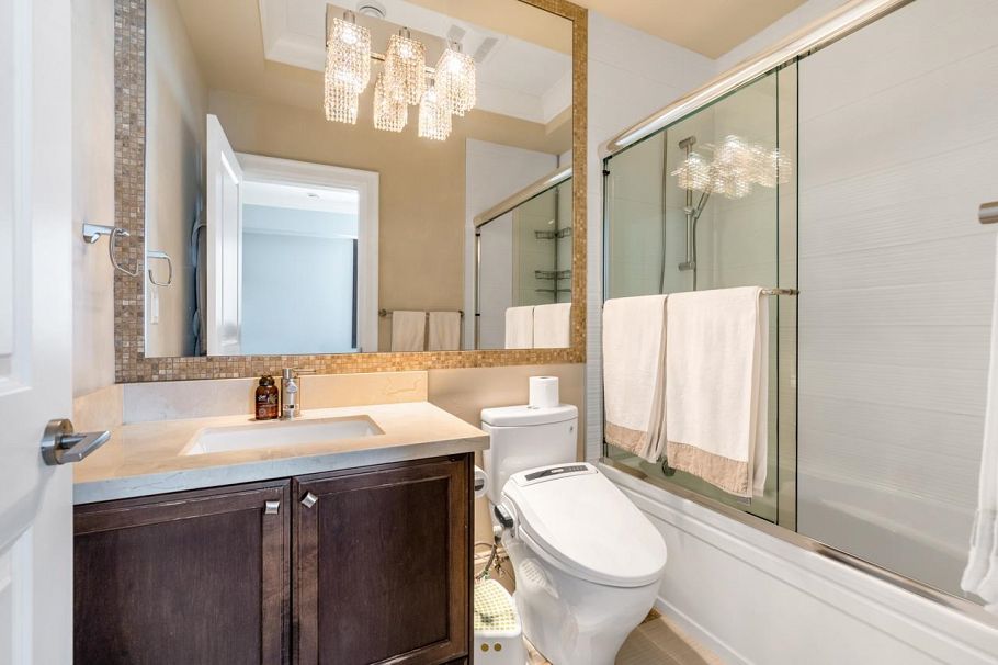 4320 W 8th Avenue Vancouver, BC - 18