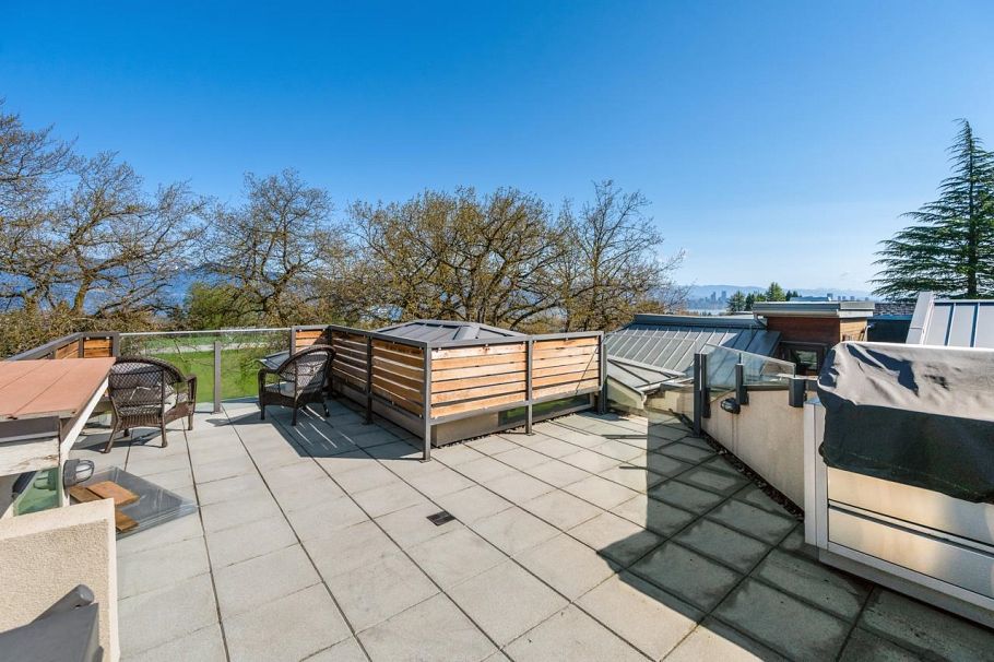 4320 W 8th Avenue Vancouver, BC - 25