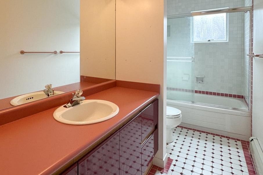 1289 W 51st Avenue Vancouver, BC - 8