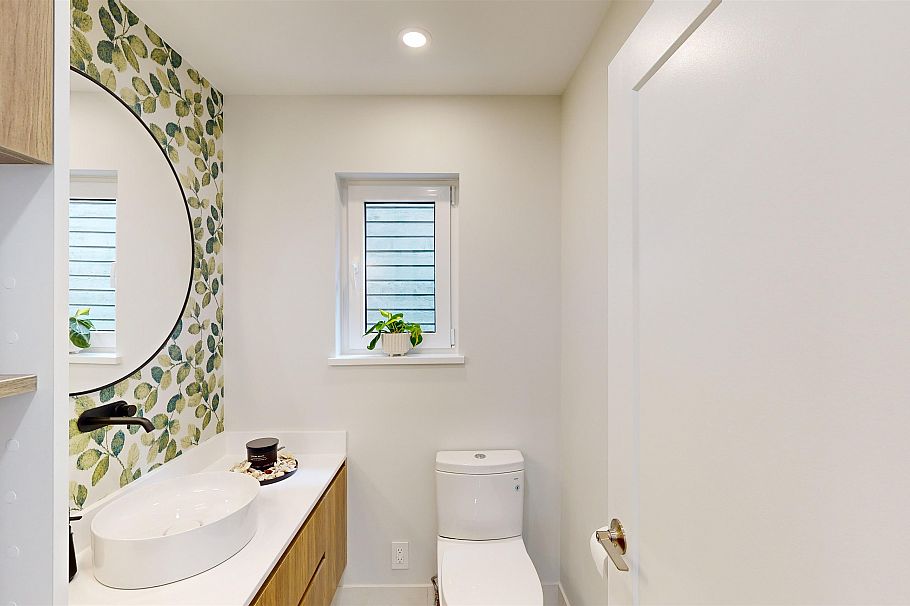 916 Montroyal Boulevard North Vancouver, BC - 27