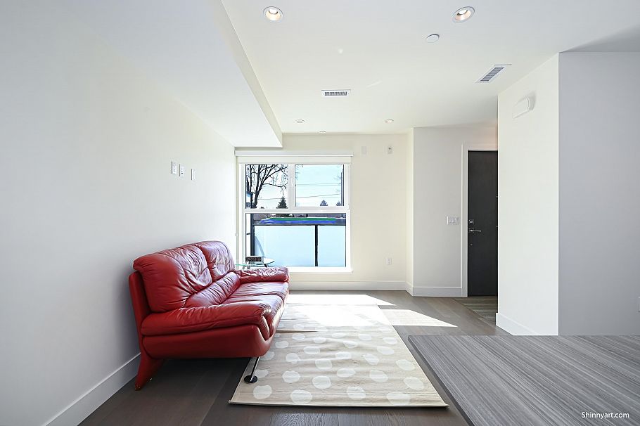 153 W 41st Avenue Vancouver, BC - 2