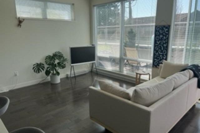 205 3333 Main Street Vancouver, BC - 2