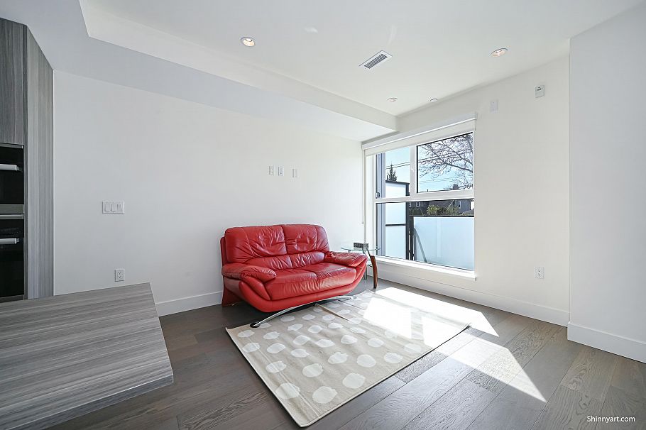 153 W 41st Avenue Vancouver, BC - 3