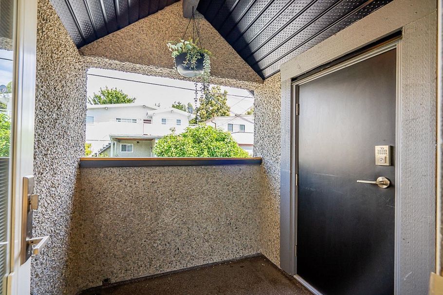 4438 Ontario Street Vancouver, BC - 30