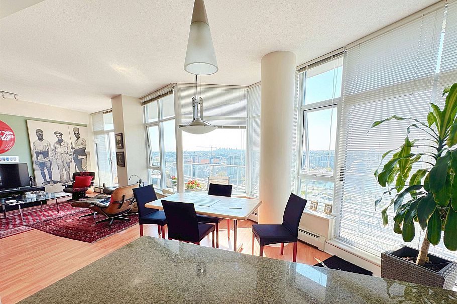 2901 58 Keefer Place Vancouver, BC - 2