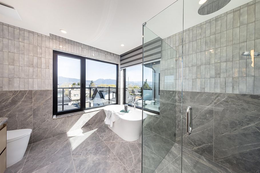 4039 W 11th Avenue Vancouver, BC - 27