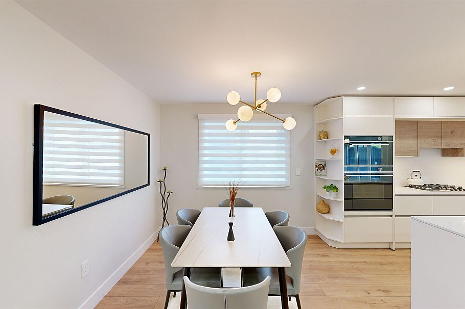 916 Montroyal Boulevard North Vancouver, BC - 10