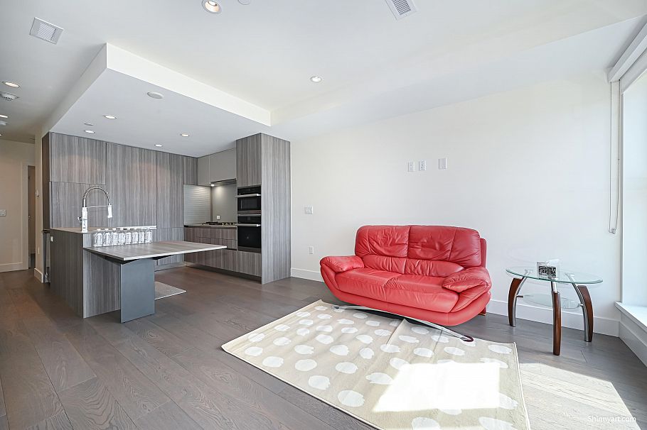 153 W 41st Avenue Vancouver, BC - 1