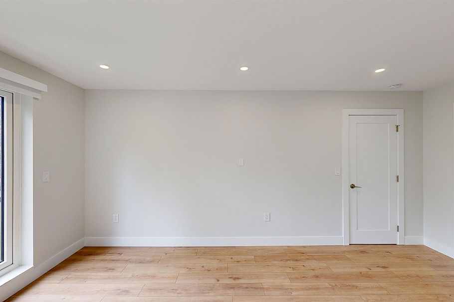 916 Montroyal Boulevard North Vancouver, BC - 16