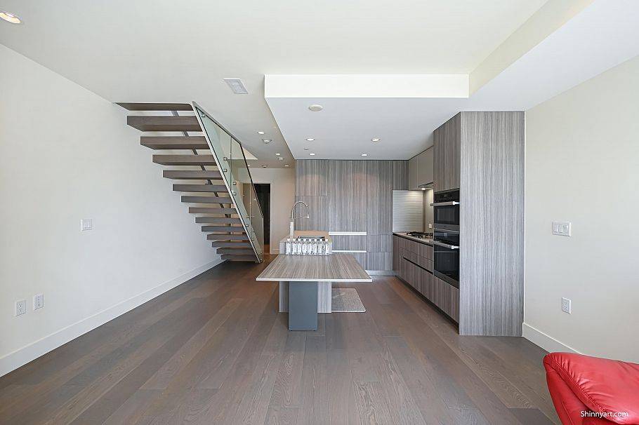 153 W 41st Avenue Vancouver, BC - 4