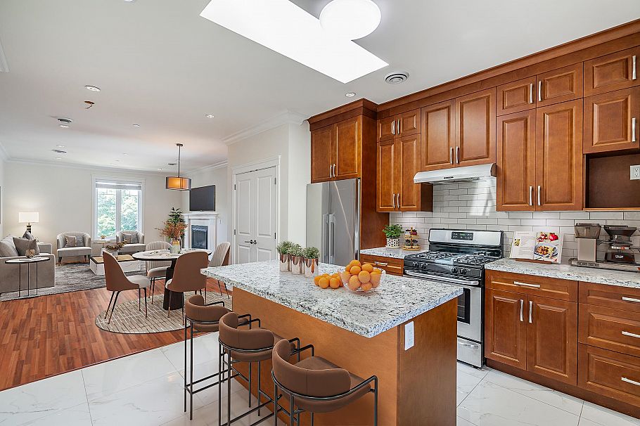 4438 Ontario Street Vancouver, BC - 4