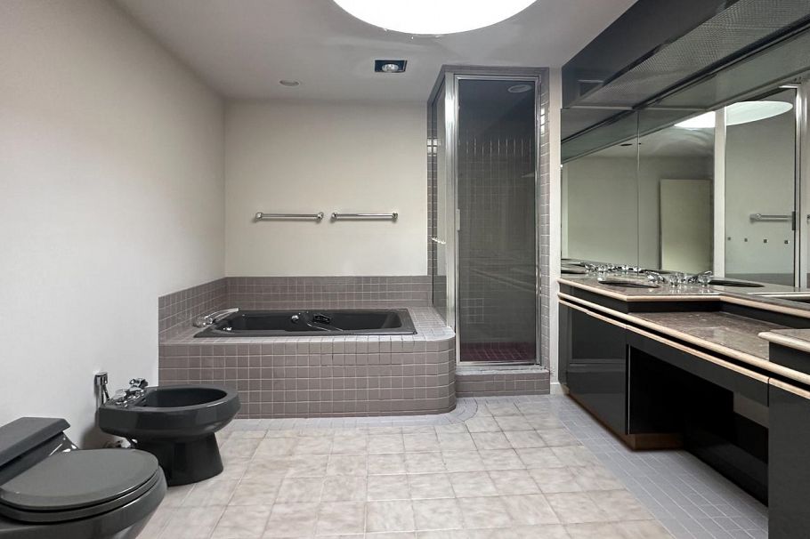 1289 W 51st Avenue Vancouver, BC - 5