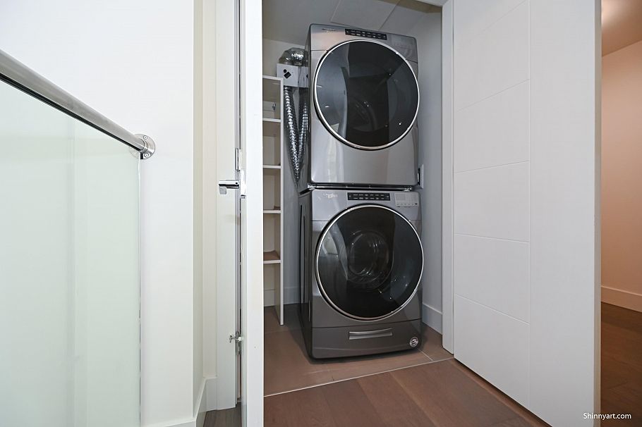 153 W 41st Avenue Vancouver, BC - 14