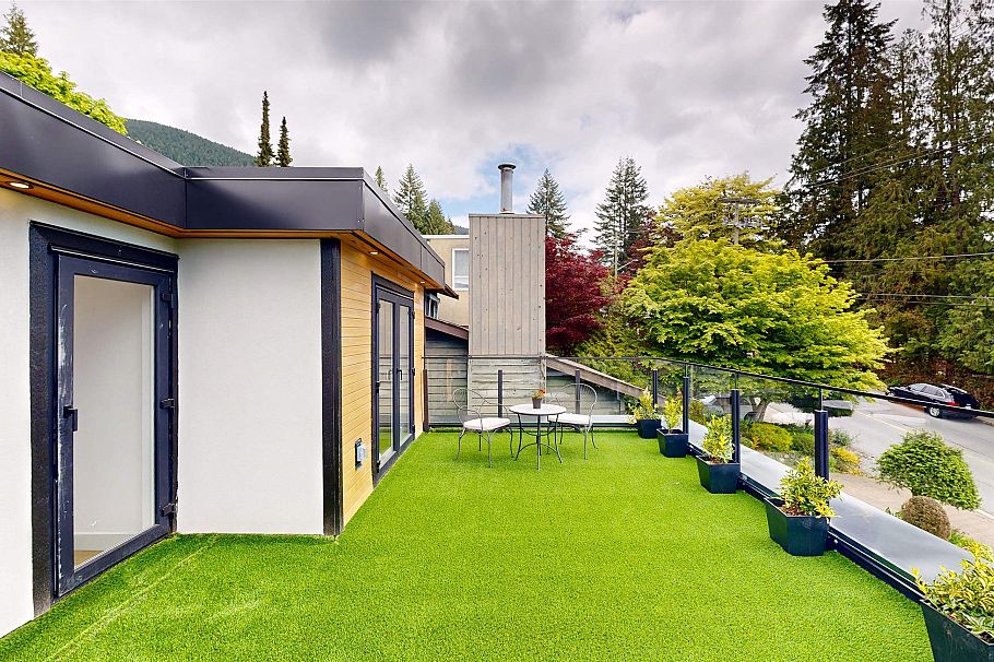 916 Montroyal Boulevard North Vancouver, BC - 29