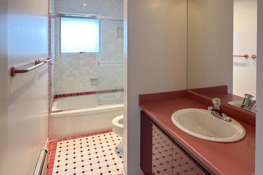 1289 W 51st Avenue Vancouver, BC - 9