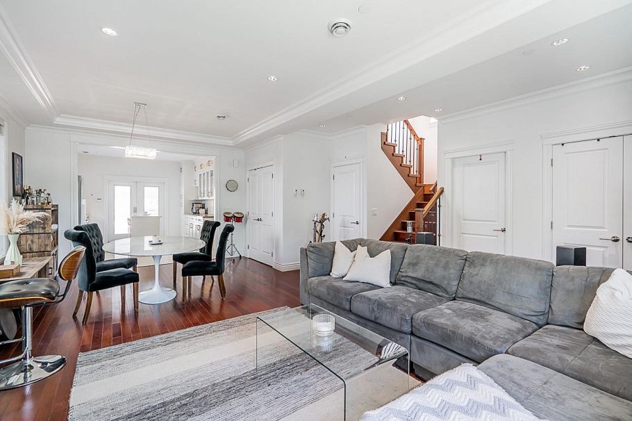 4438 Ontario Street Vancouver, BC - 9