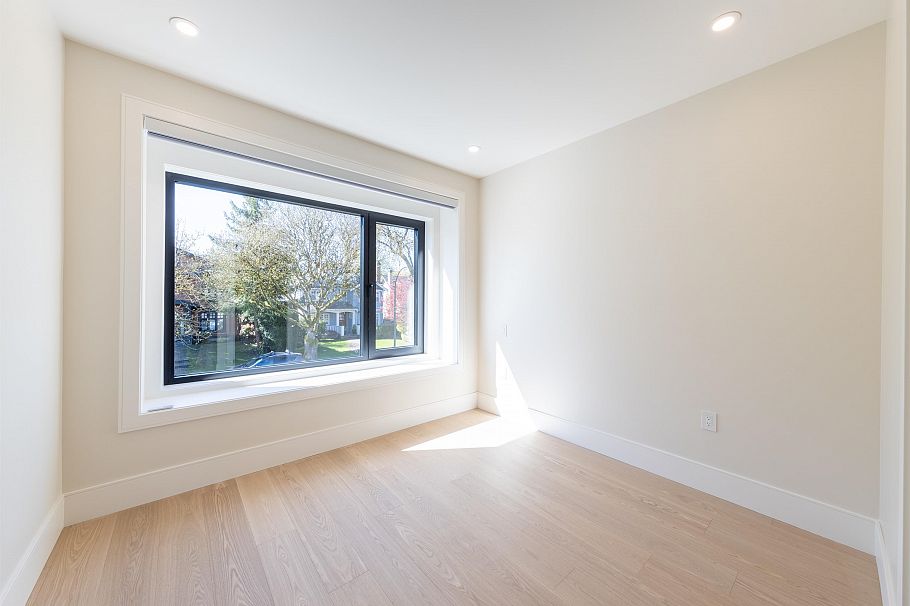 4039 W 11th Avenue Vancouver, BC - 29