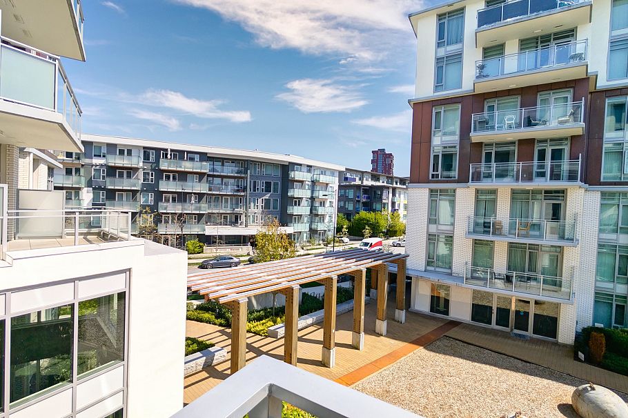 301 3188 Riverwalk Avenue Vancouver, BC - 23