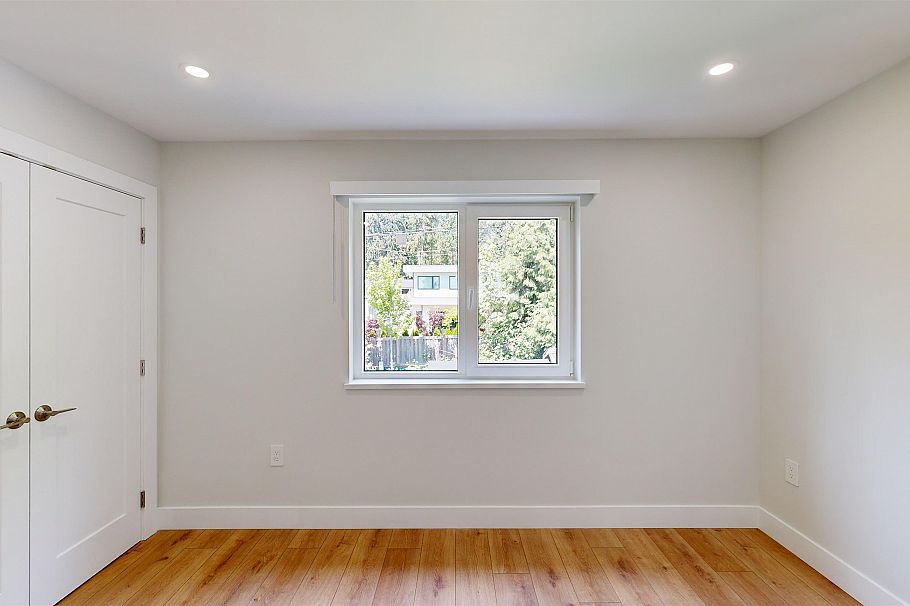 916 Montroyal Boulevard North Vancouver, BC - 26