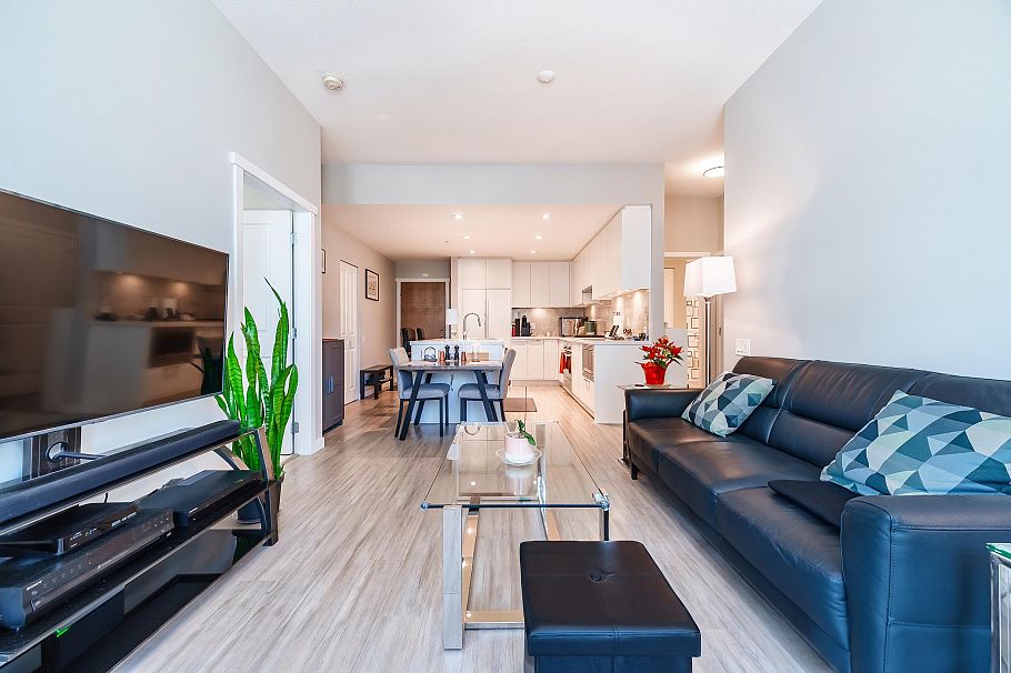 301 3188 Riverwalk Avenue Vancouver, BC - 5