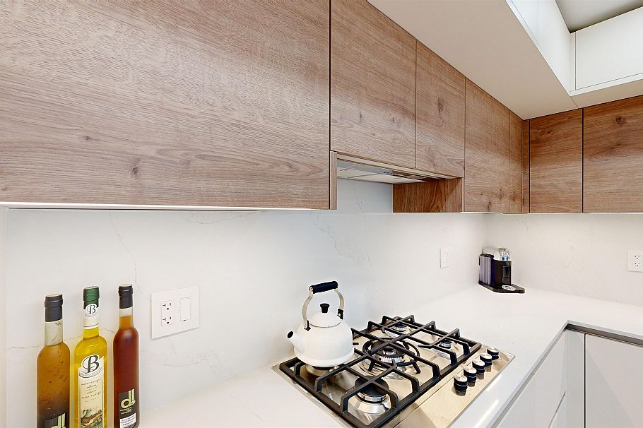 916 Montroyal Boulevard North Vancouver, BC - 7