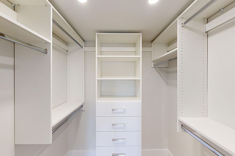 916 Montroyal Boulevard North Vancouver, BC - 18