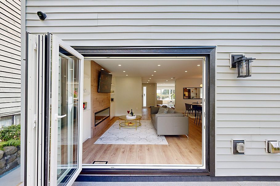 916 Montroyal Boulevard North Vancouver, BC - 15