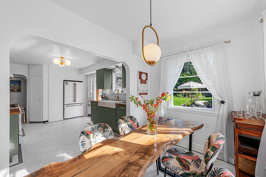 1335 W 22nd Street North Vancouver, BC - 8