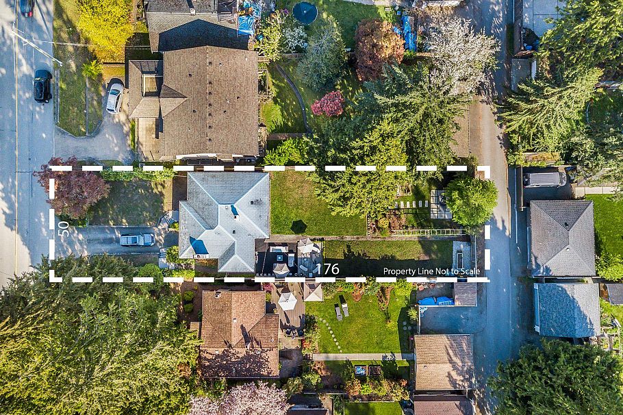 1335 W 22nd Street North Vancouver, BC - 4