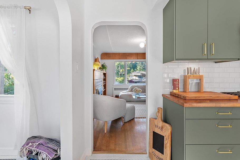 1335 W 22nd Street North Vancouver, BC - 16