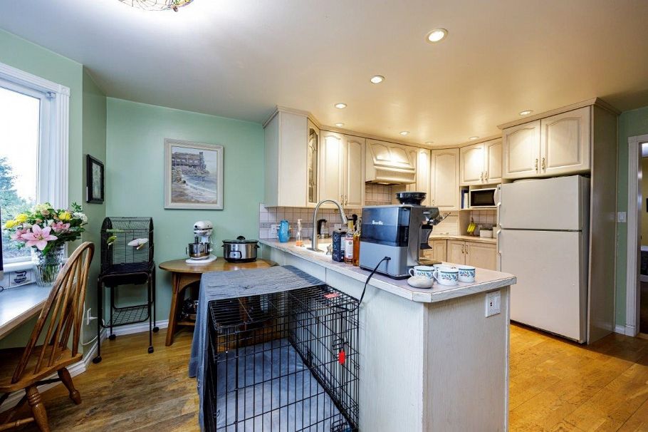 145 E Kings Road North Vancouver, BC - 14