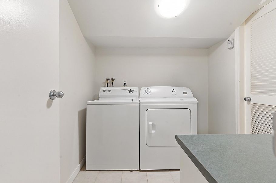 2968 W 20th Avenue Vancouver, BC - 19