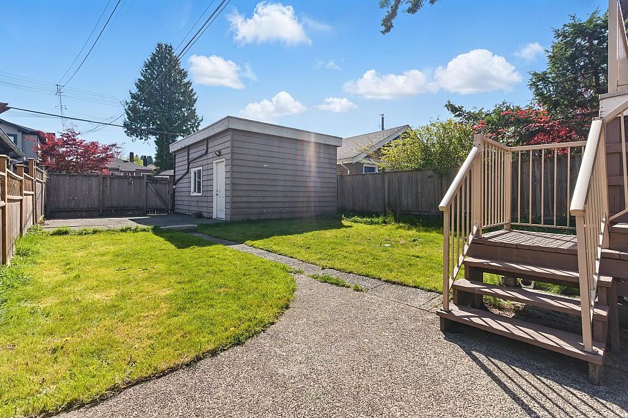 2968 W 20th Avenue Vancouver, BC - 22
