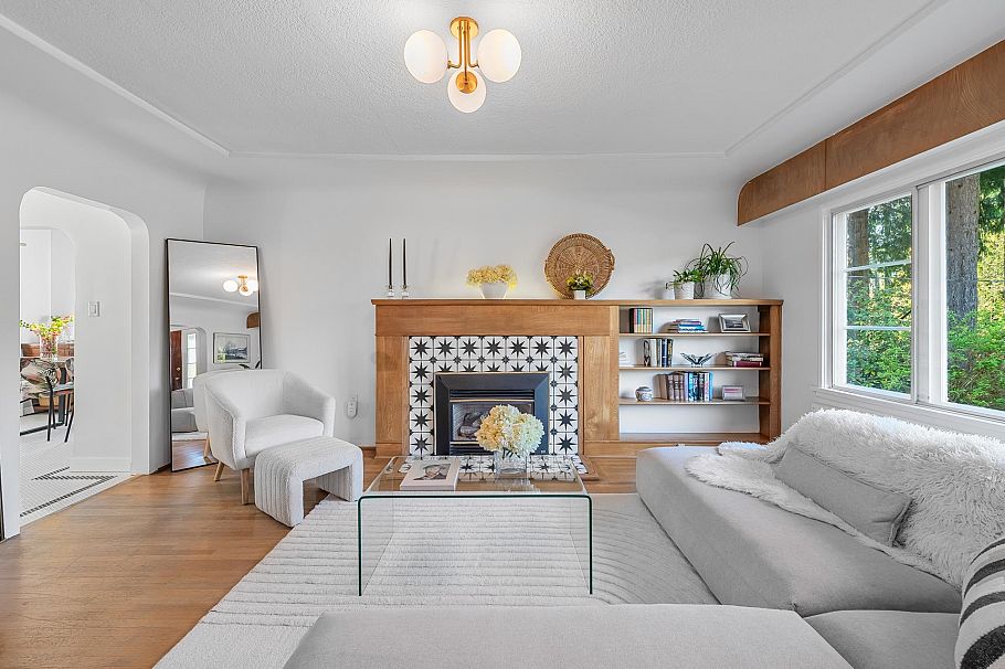 1335 W 22nd Street North Vancouver, BC - 18