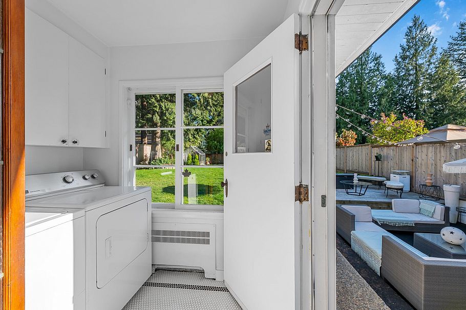 1335 W 22nd Street North Vancouver, BC - 14