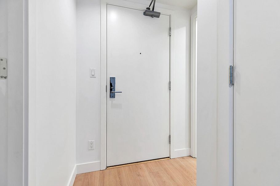 201 1308 Hornby Street Vancouver, BC - 2