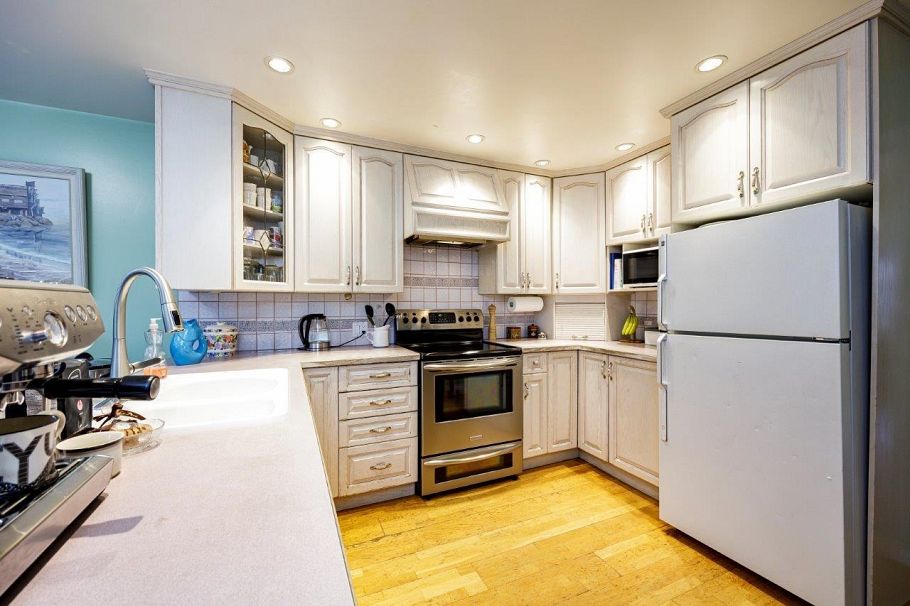 145 E Kings Road North Vancouver, BC - 9