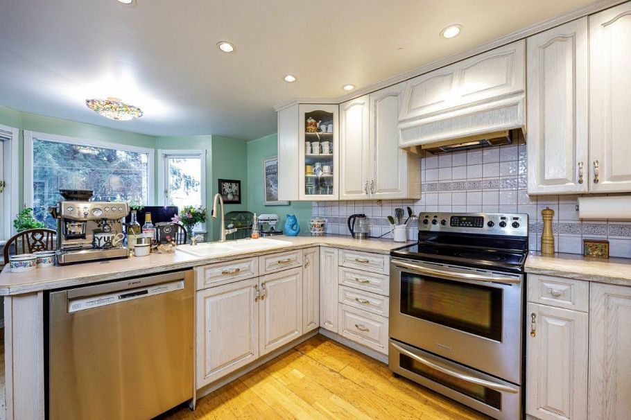 145 E Kings Road North Vancouver, BC - 10