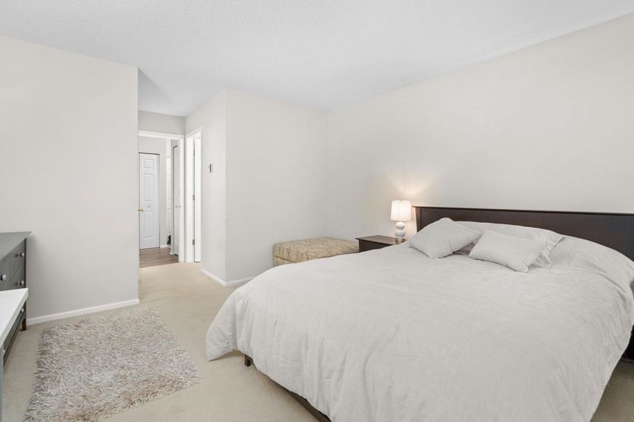 303 106 W Kings Road North Vancouver, BC - 11